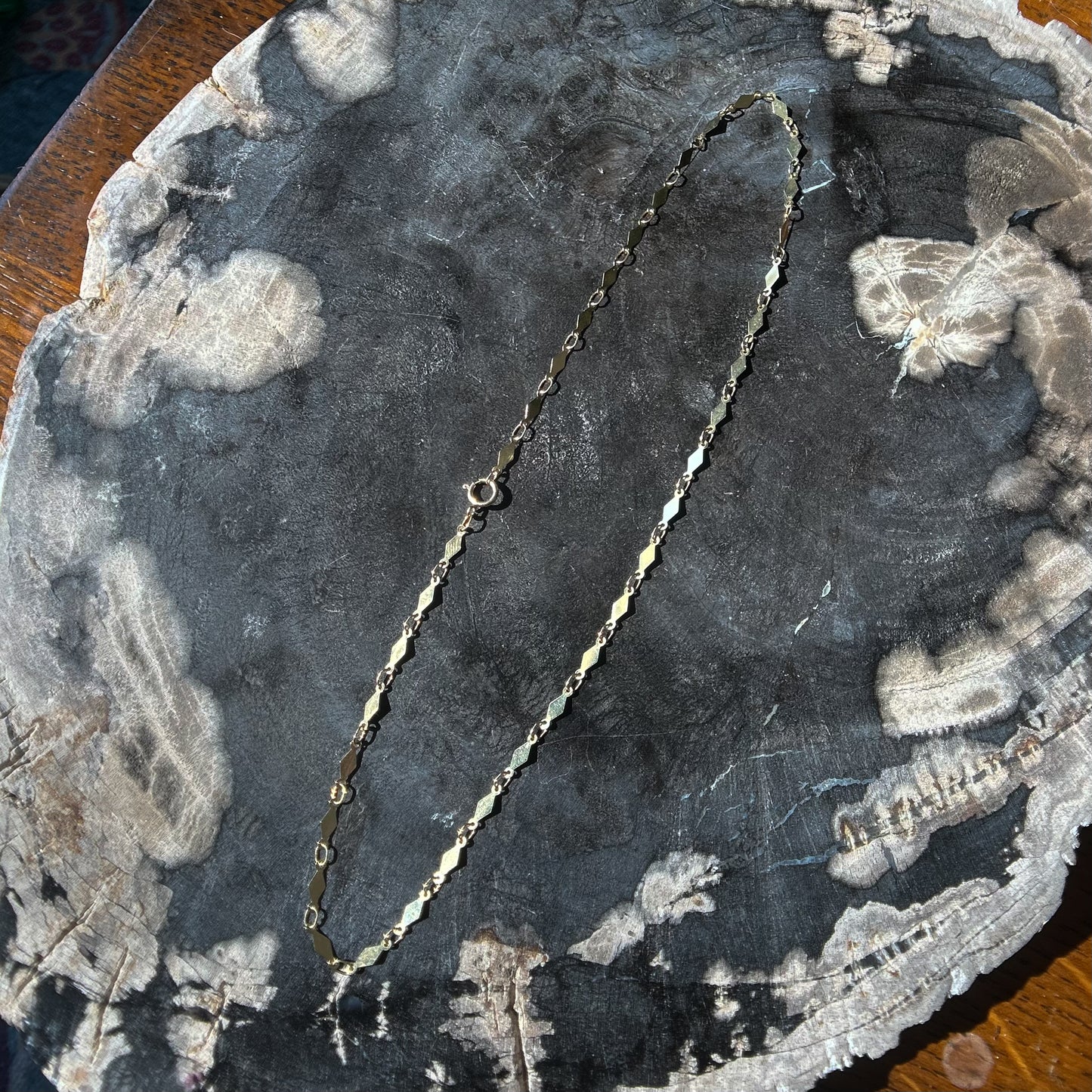 Harlequin Chain